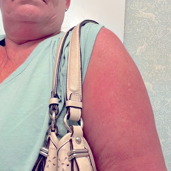 Coach unique patterned cream leather shoulder bag. Turquoise inside. - Picture 12 of 12